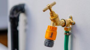 backflow preventer for outside faucet
